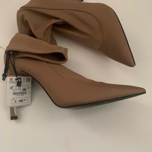Half boot from Zara ton color very sexy never wear size 41 with tag